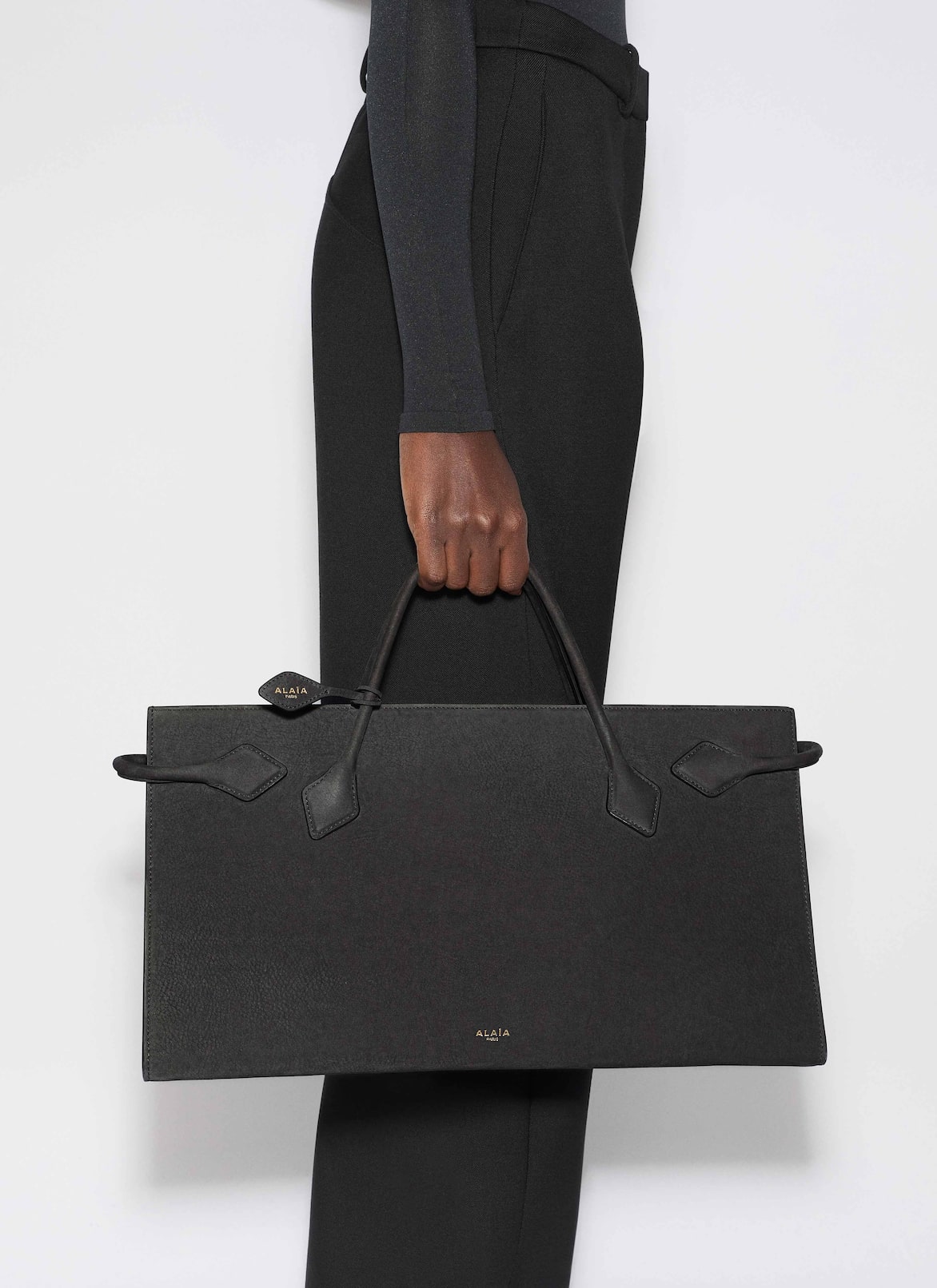 LE TECKEL TOTE BAG IN NUBUCK ALAÏA ANTHRACITE LE TECKEL TOTE BAG IN NUBUCK